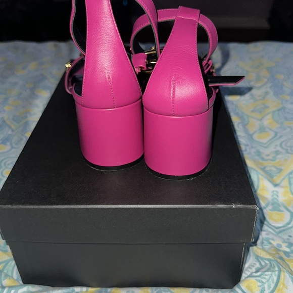 VERSACE T.55 VITELLO SANDAL SIZE 38.5 - Picture 4 of 6